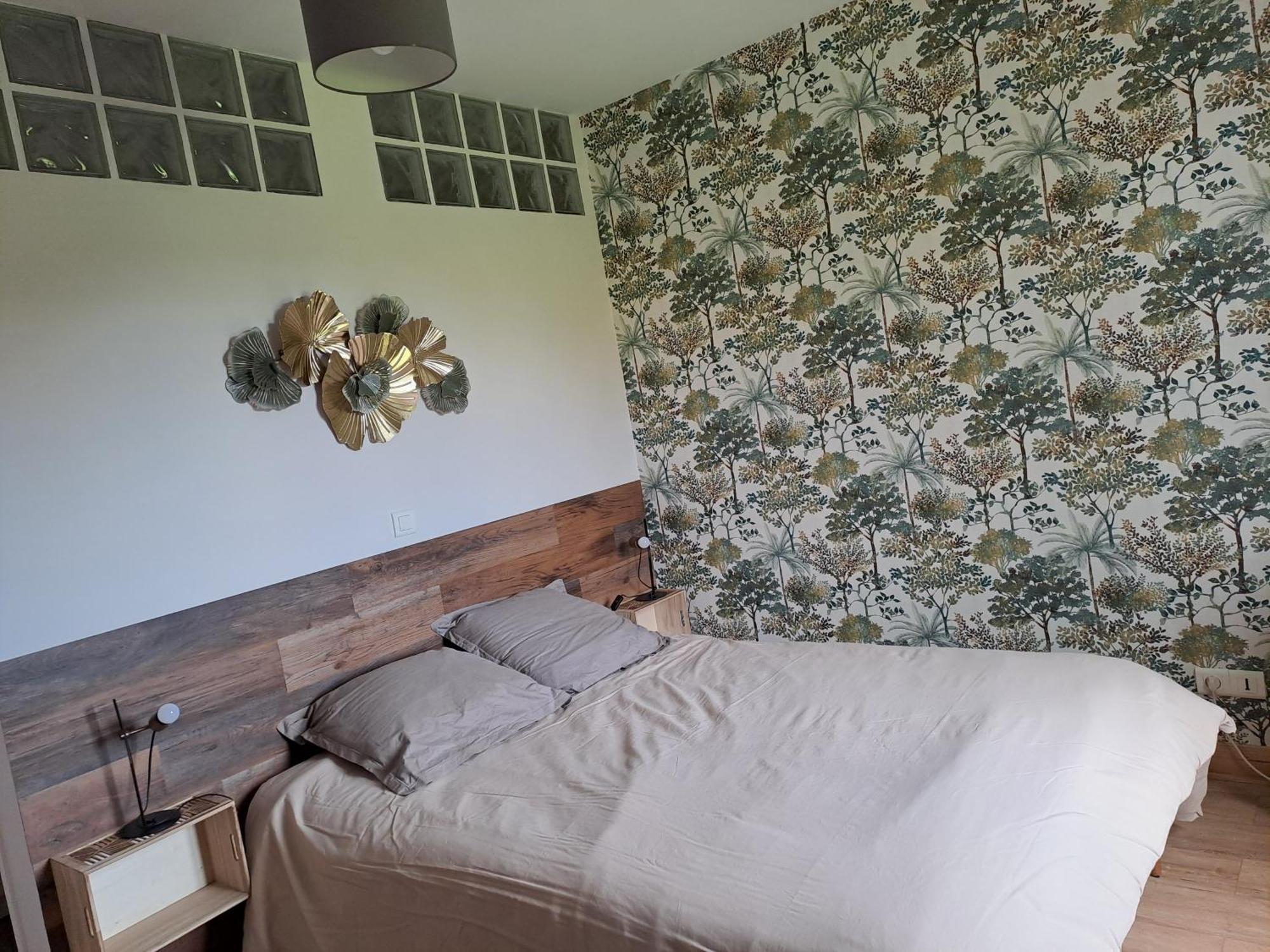 L'Ile Verte Chambre Avec Salle De Bain Privee Champagnac  Luaran gambar